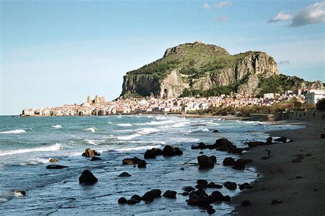 8 things to know before going to Sicily .